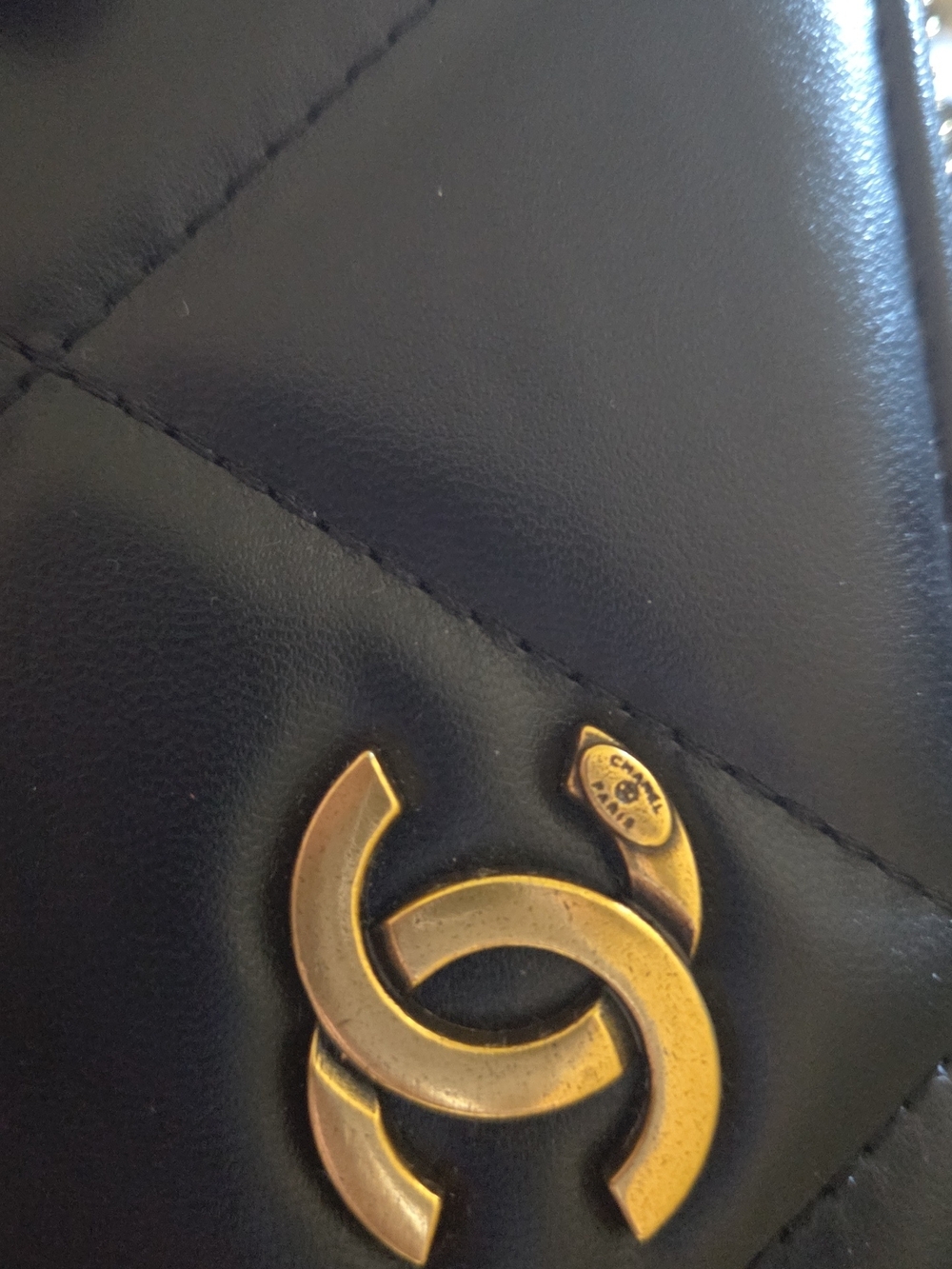 Chanel 19 Long Zip Wallet in Black with Gold Hardware lamb skin Vintage - Picture 5 of 7
